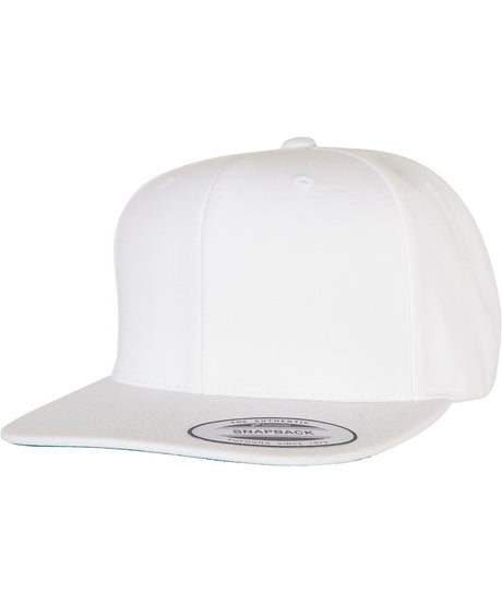 Flexfit by Yupoong The classic snapback